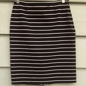 White House Black market pencil skirt size 4